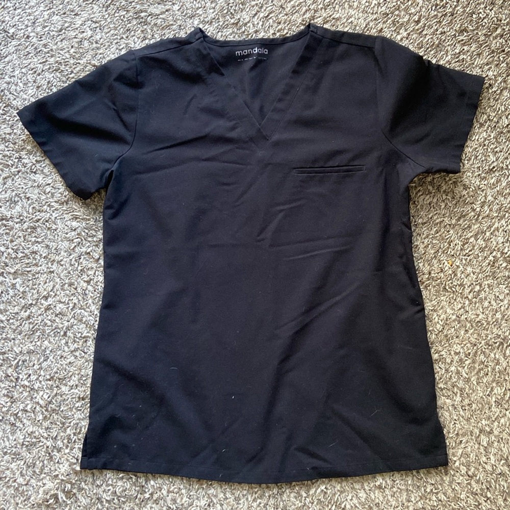 Mandala scrub top size small in black